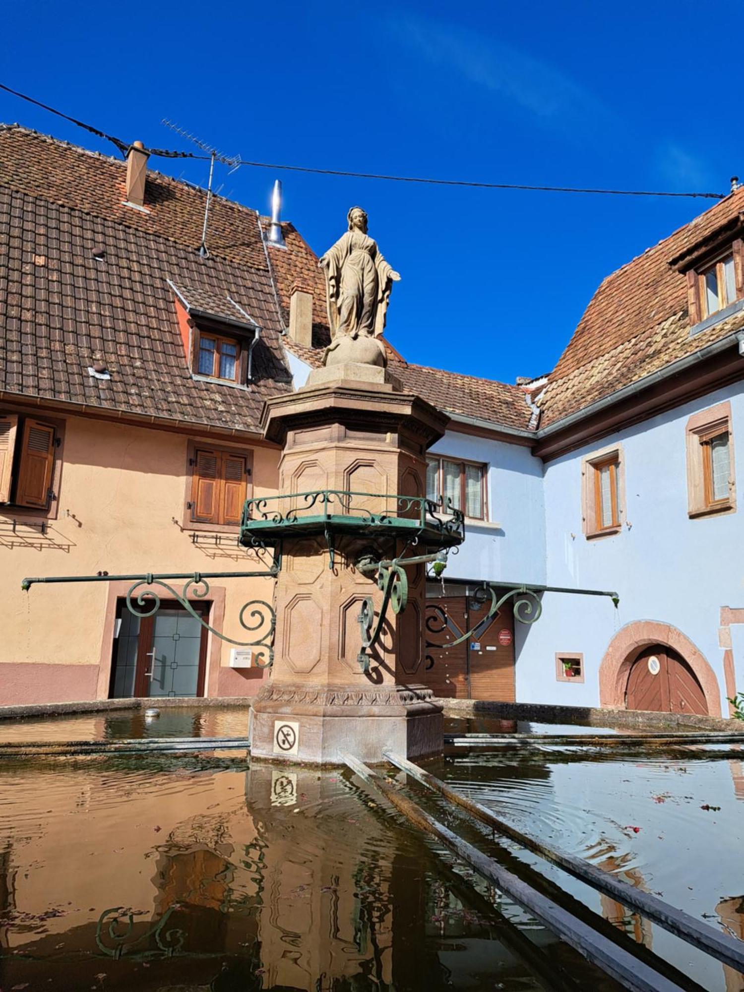 Grand Gite Dans Maison Alsacienne Historique Gueberschwihr ภายนอก รูปภาพ