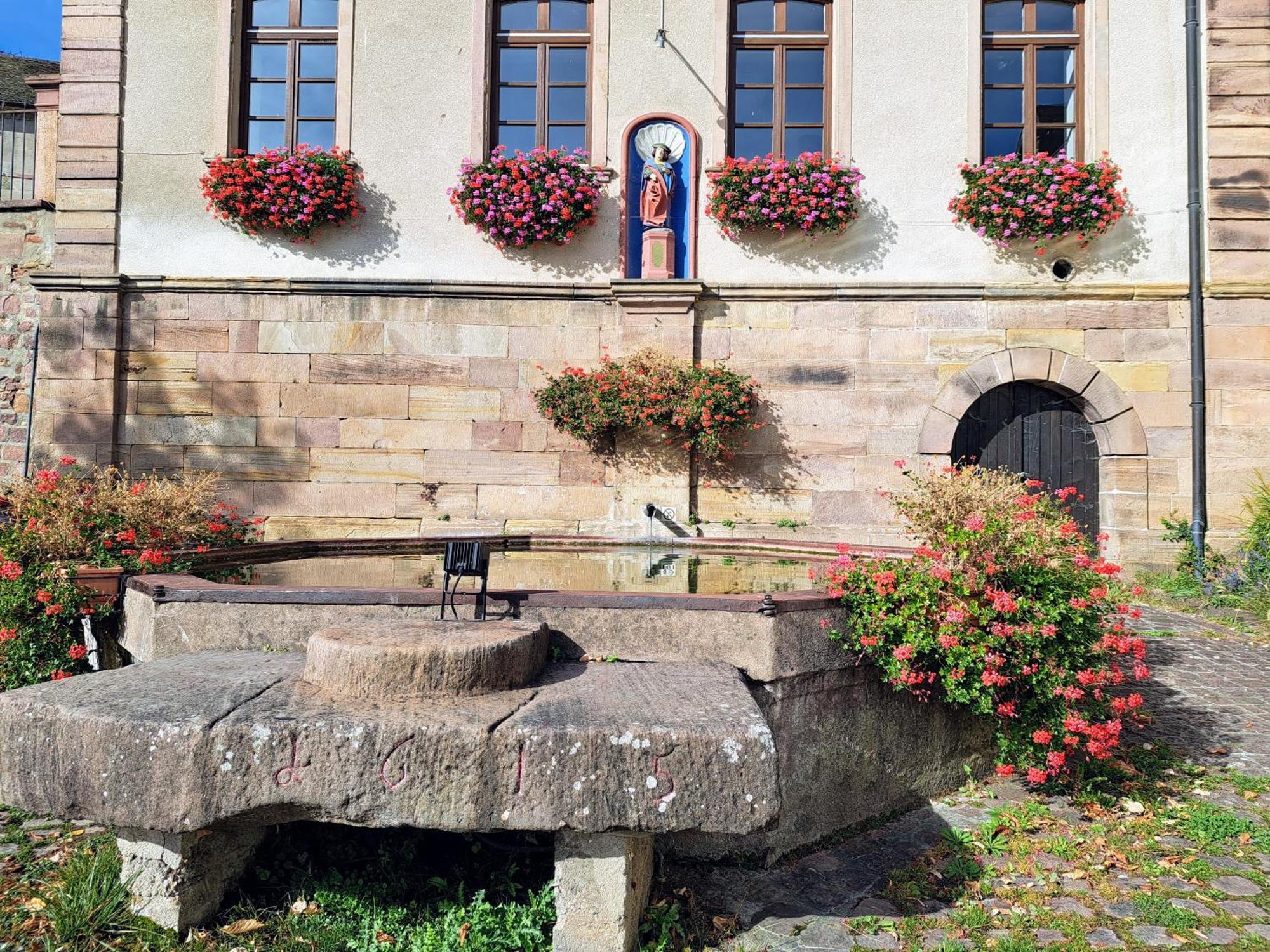 Grand Gite Dans Maison Alsacienne Historique Gueberschwihr ภายนอก รูปภาพ